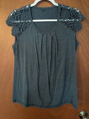 Women's Lace Top, pleated short sleeve